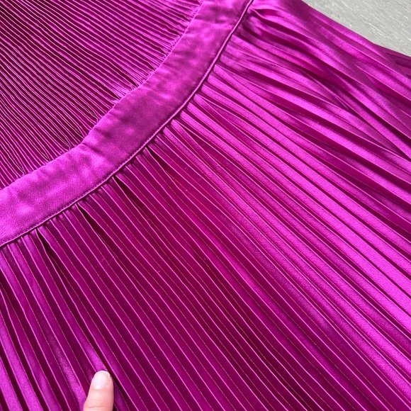 Elegant Pink Maxi Dress - Picture 5 of 13